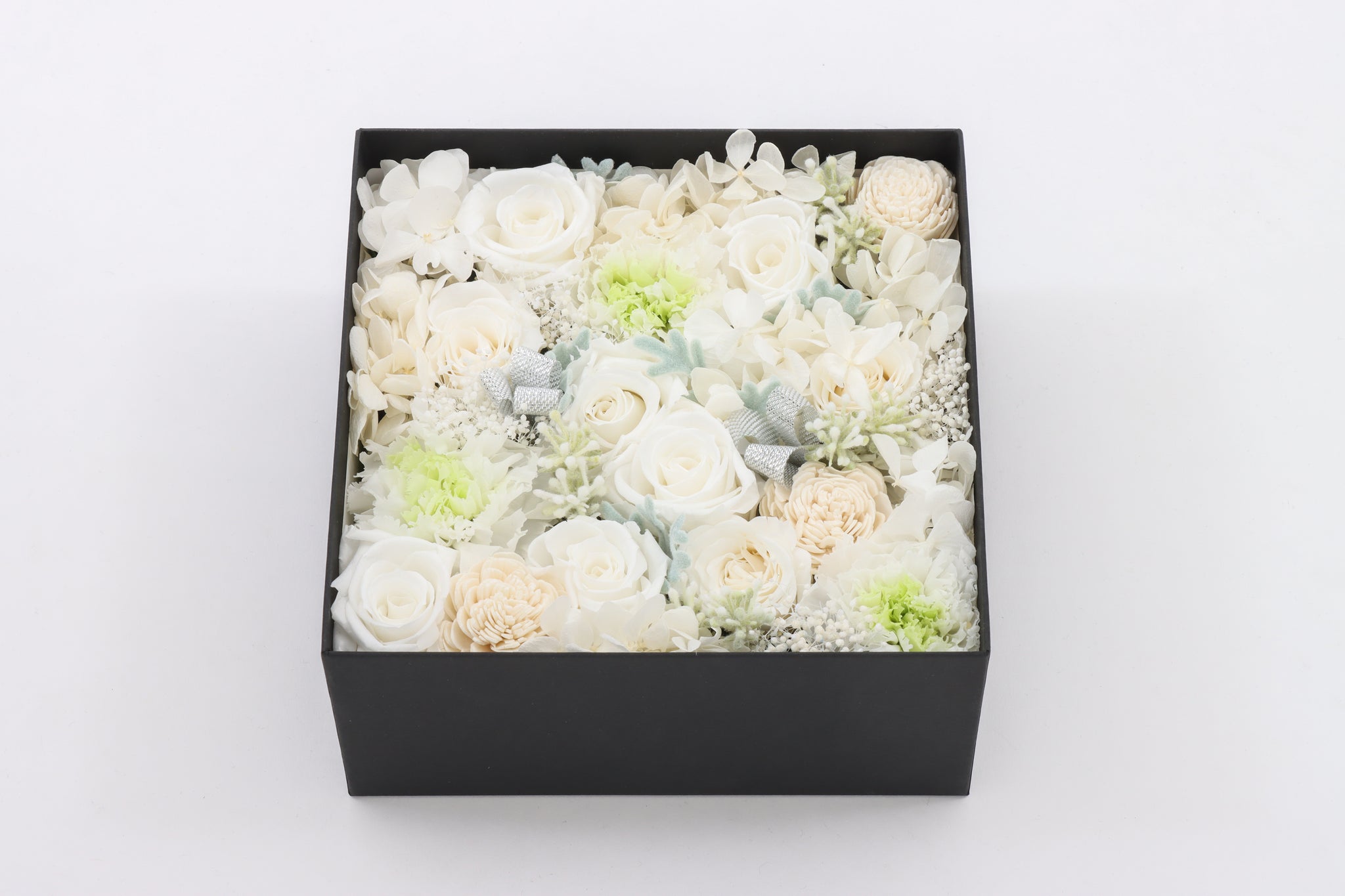 誕生石カラーのプリザーブドフラワーボックス – ホテル椿山荘東京